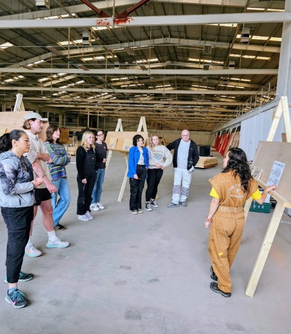 Here Joha Mune is giving an introduction workshop of Sign painting in Belfast, nothern Ireland